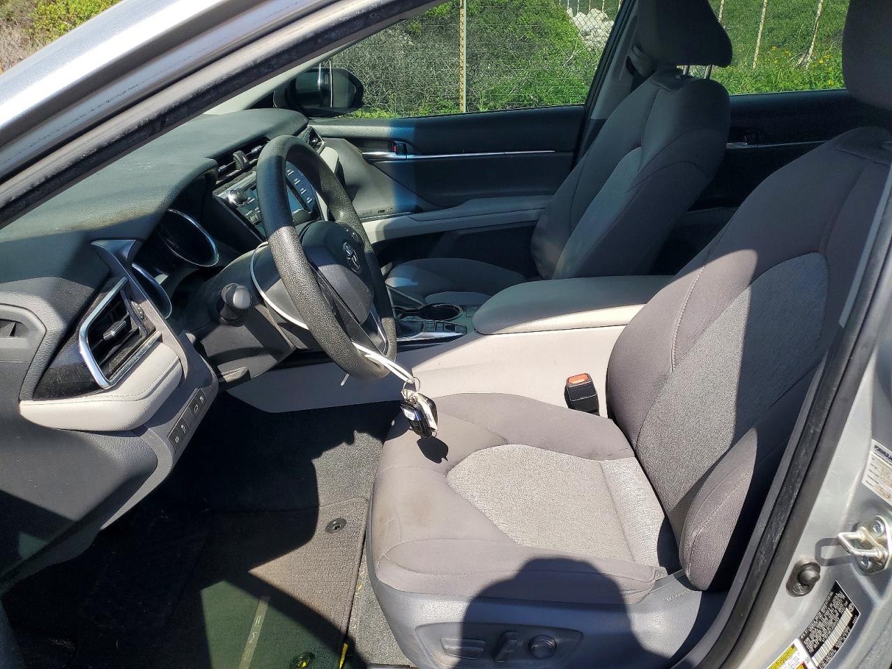 2018 TOYOTA CAMRY LE photo 7