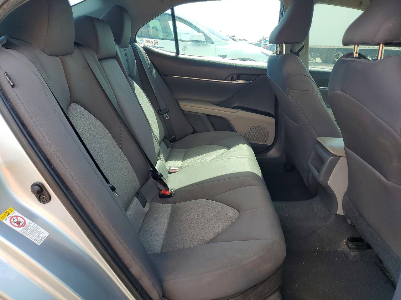 2018 TOYOTA CAMRY LE photo 10