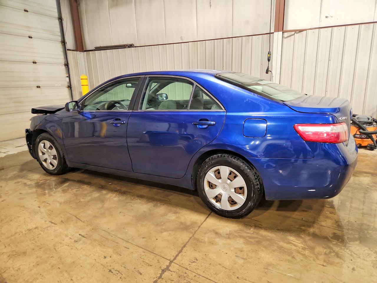 2009 TOYOTA CAMRY LE photo 3