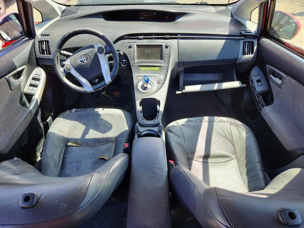 2010 TOYOTA PRIUS V photo 8