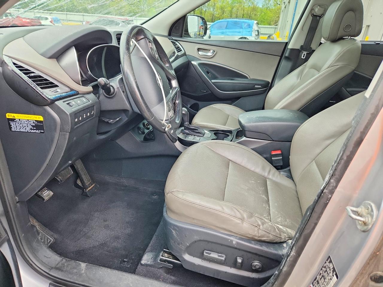 2016 HYUNDAI SANTA FE SE photo 19