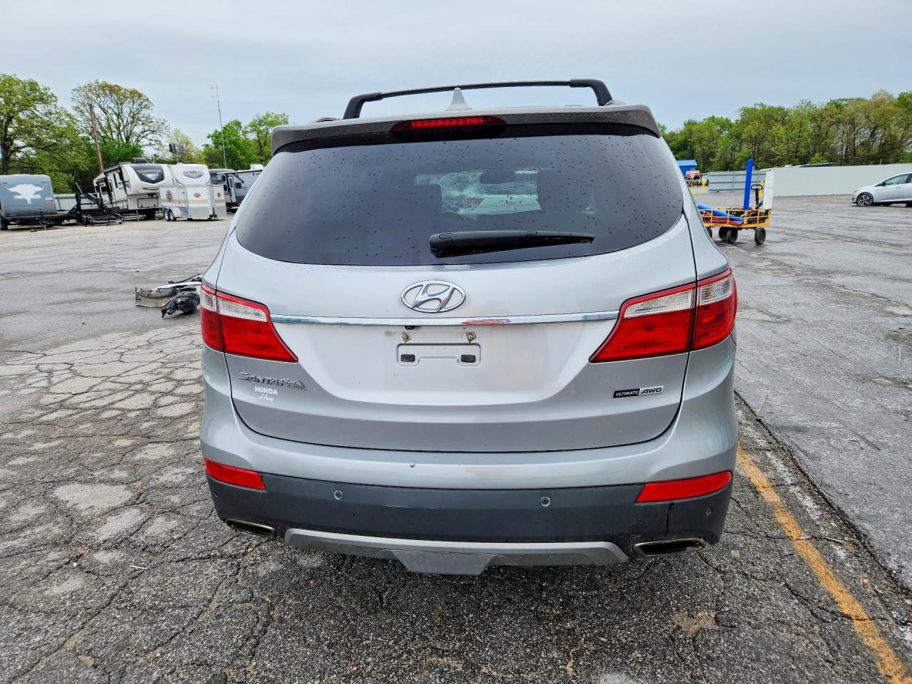2016 HYUNDAI SANTA FE SE photo 16