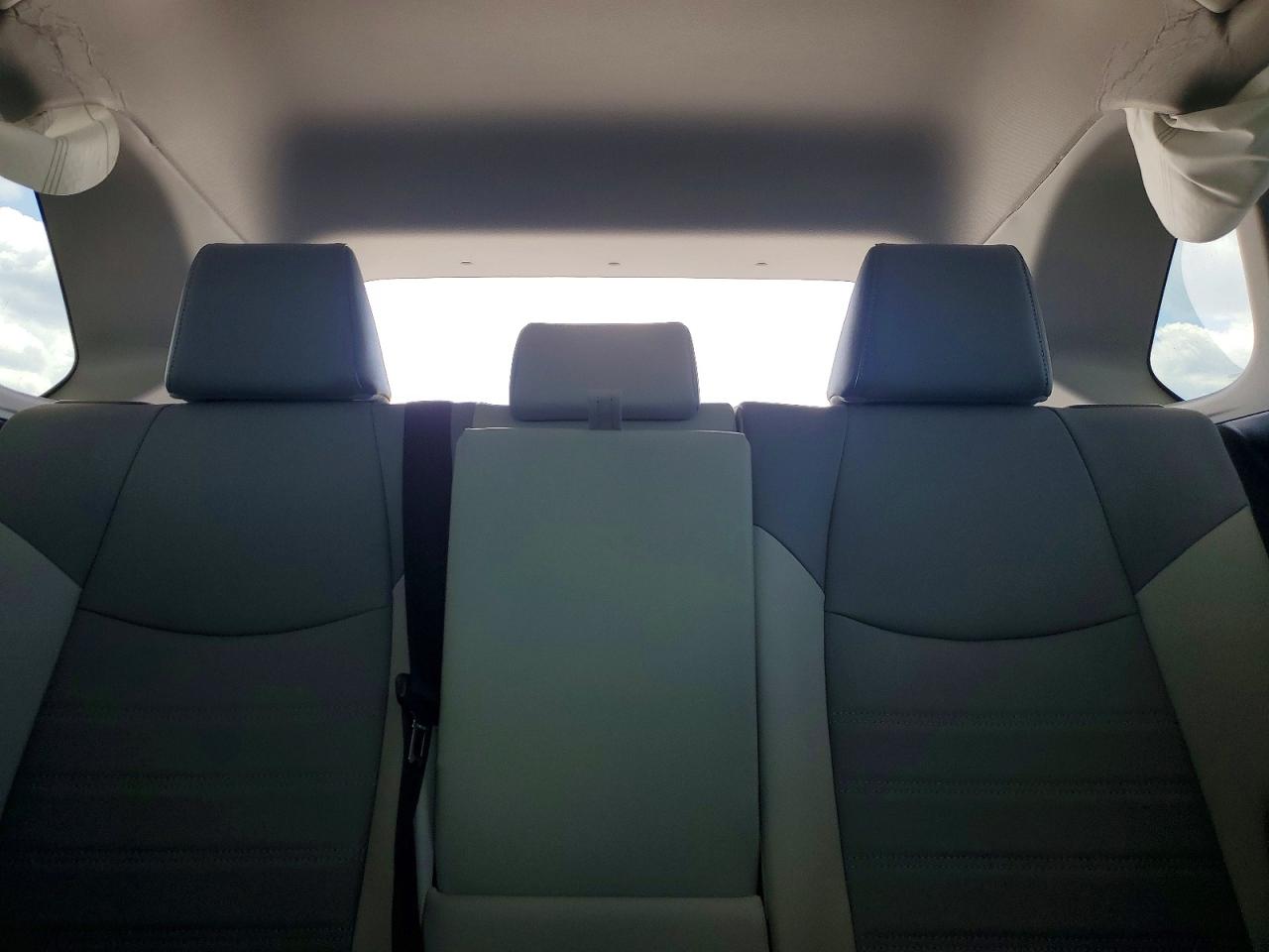 2025 TOYOTA RAV4 XLE PREMIUM photo 10