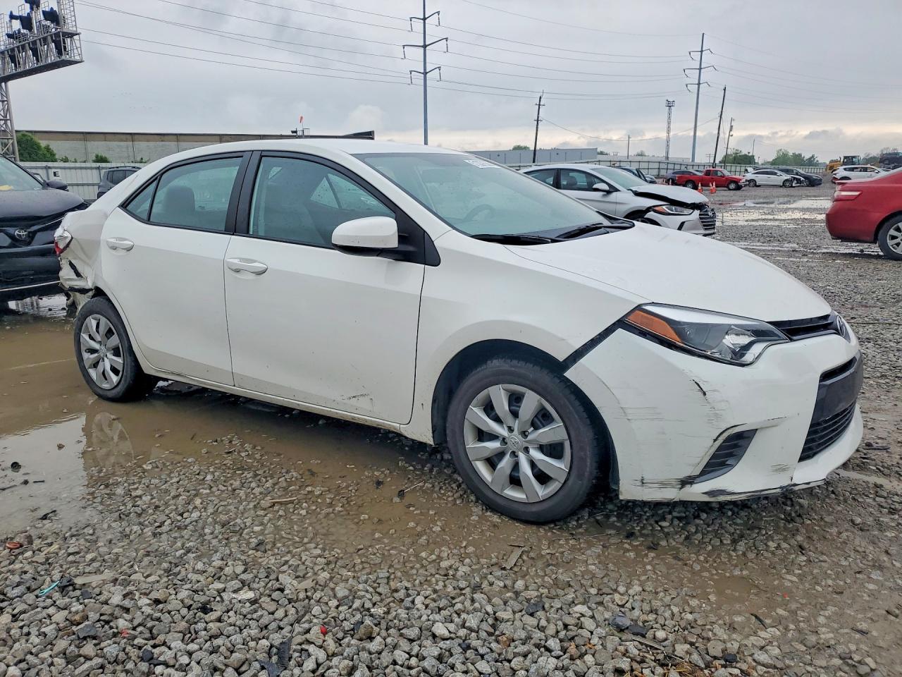 2016 TOYOTA COROLLA LE photo 3