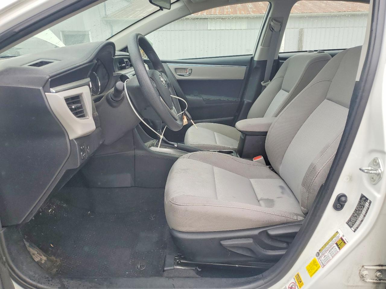 2016 TOYOTA COROLLA LE photo 6