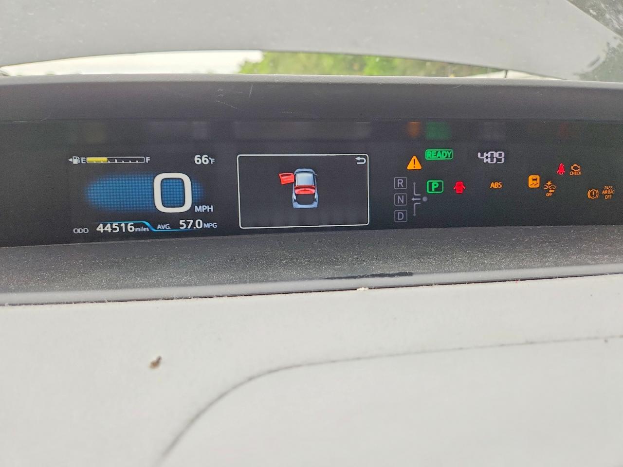 2019 TOYOTA PRIUS L ECO photo 17
