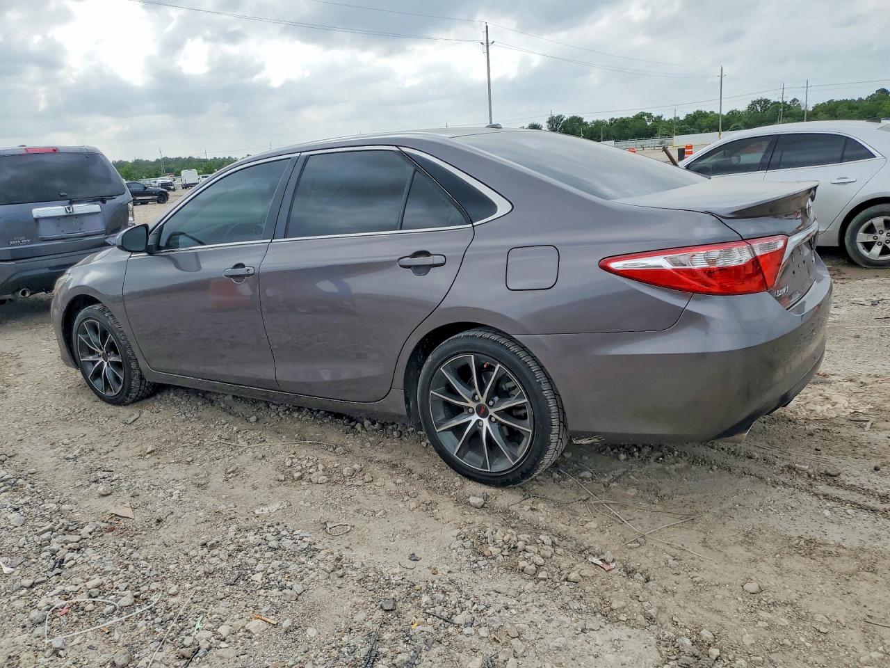 2016 TOYOTA CAMRY XSE V6 photo 3