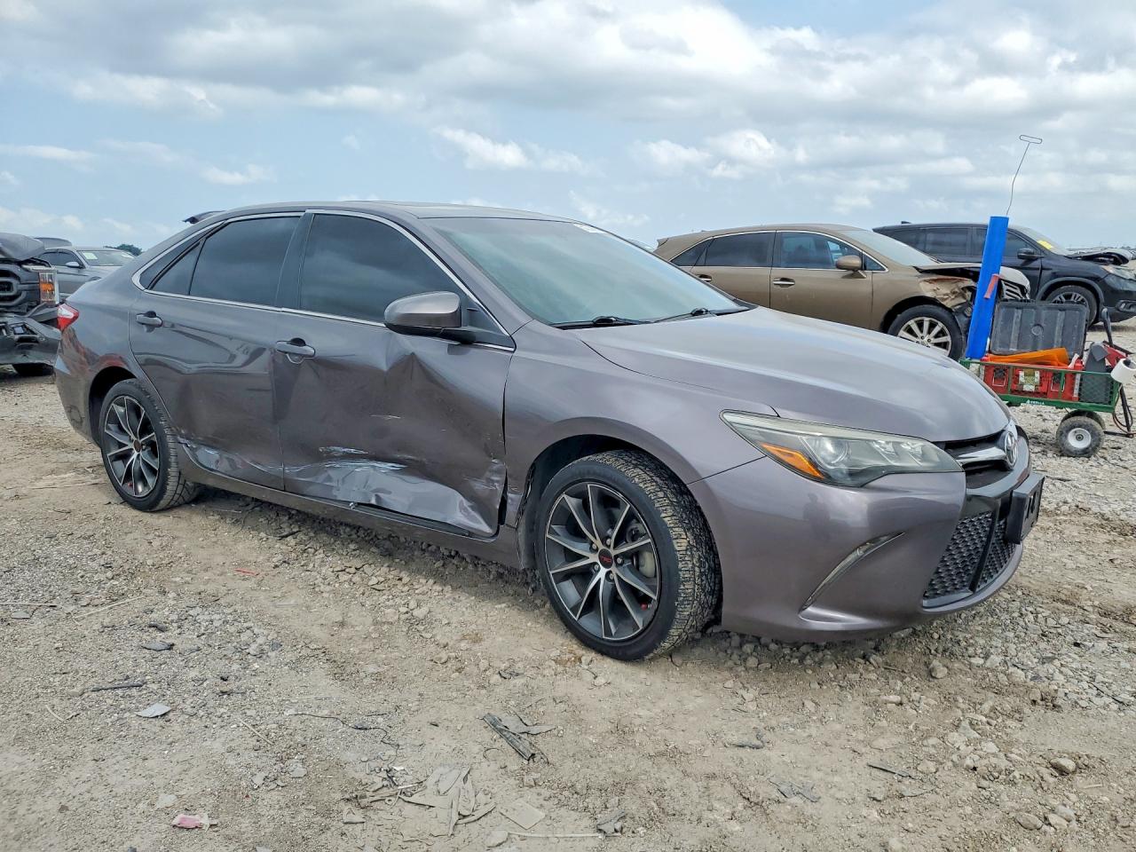 2016 TOYOTA CAMRY XSE V6 photo 7