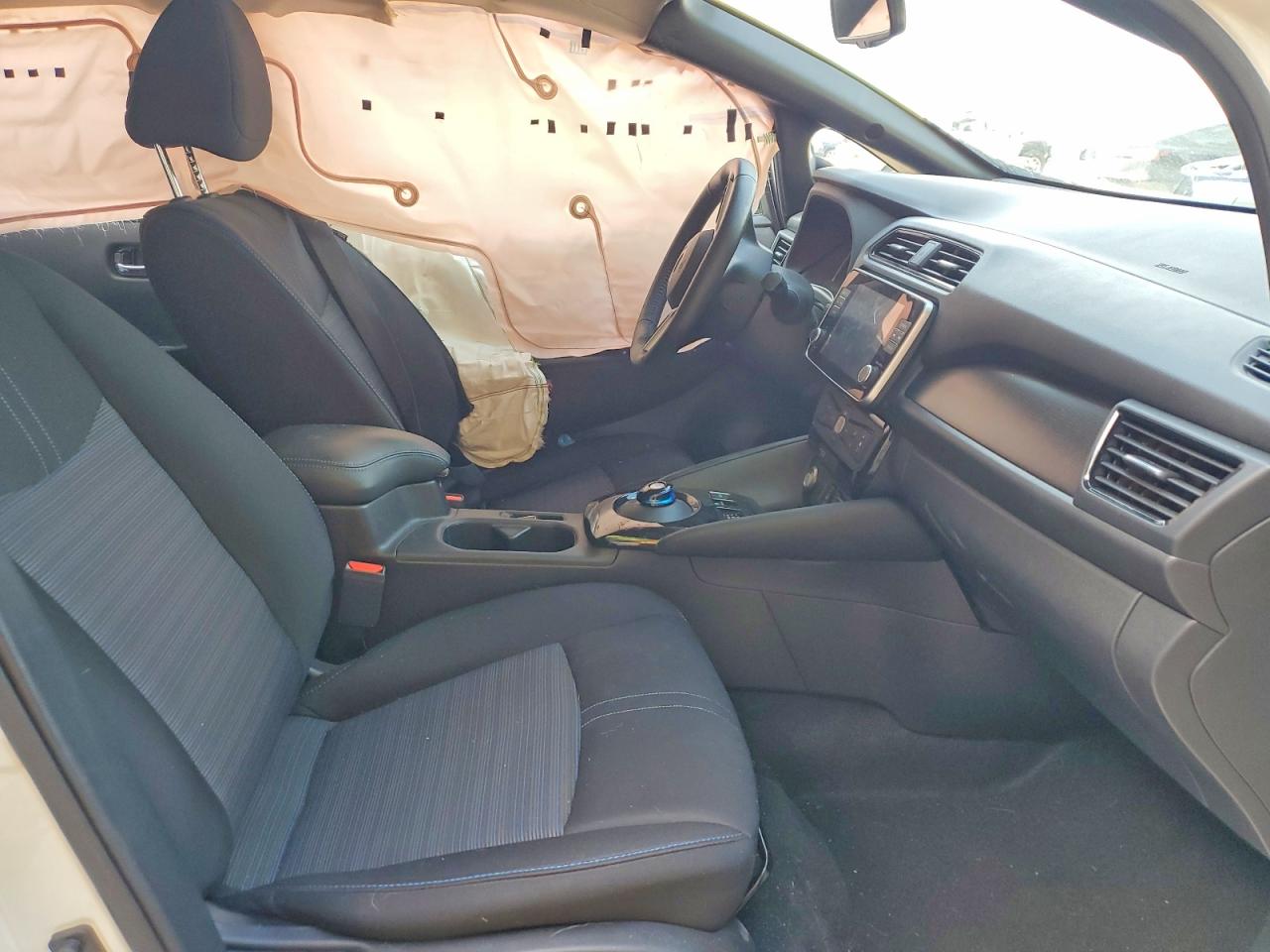 2023 NISSAN LEAF SV PLUS photo 13
