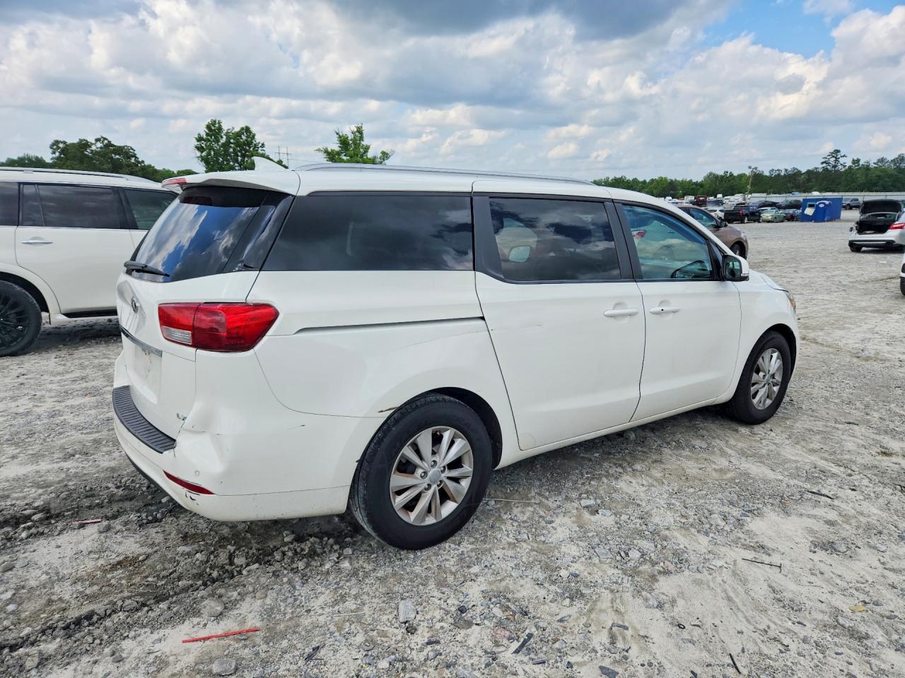2017 KIA SEDONA LX photo 7