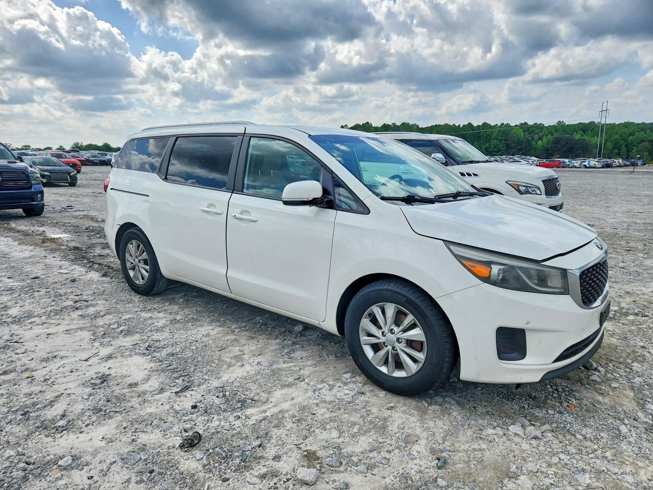 2017 KIA SEDONA LX photo 10