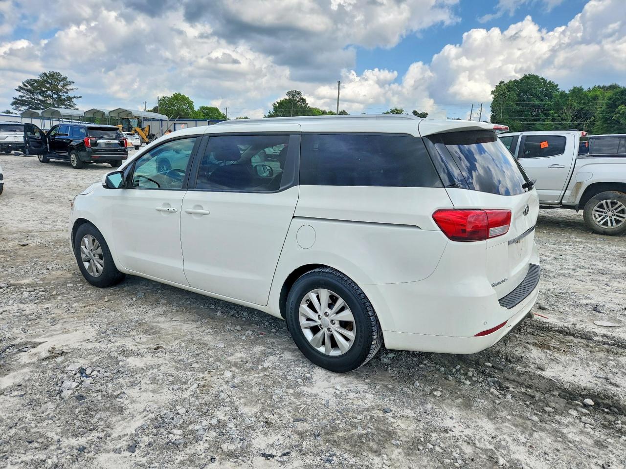 2017 KIA SEDONA LX photo 4