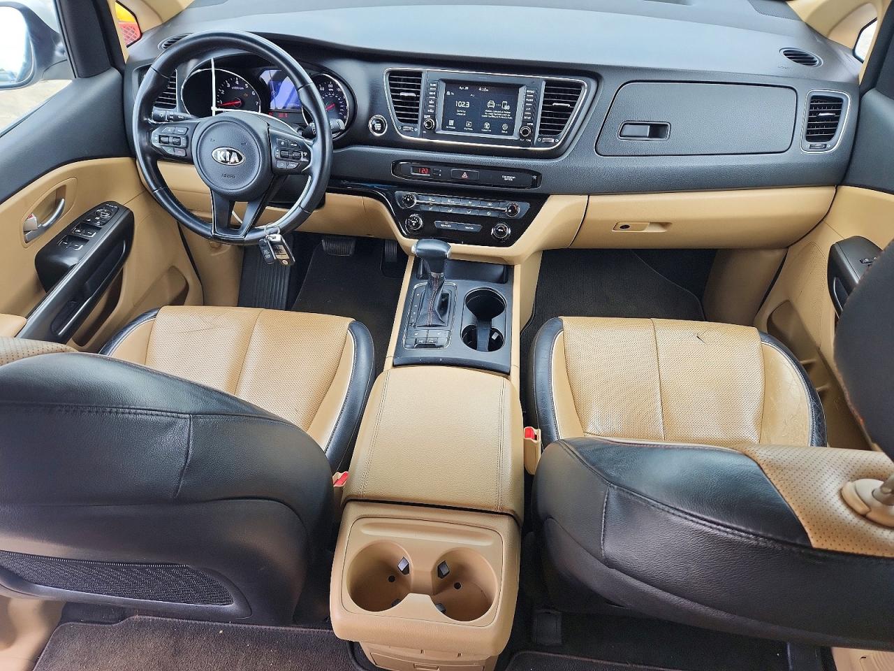 2017 KIA SEDONA LX photo 22