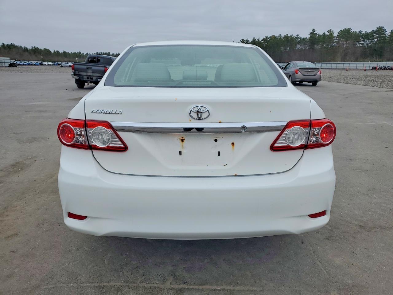 2012 TOYOTA COROLLA L photo 11