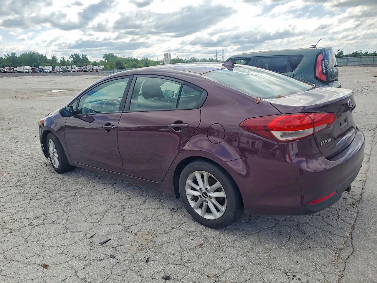 2017 KIA FORTE LX photo 2