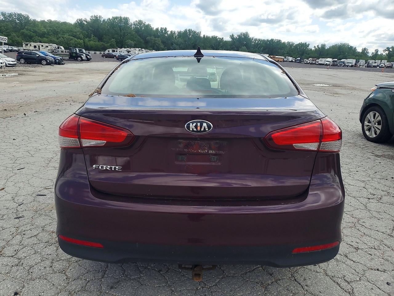 2017 KIA FORTE LX photo 6