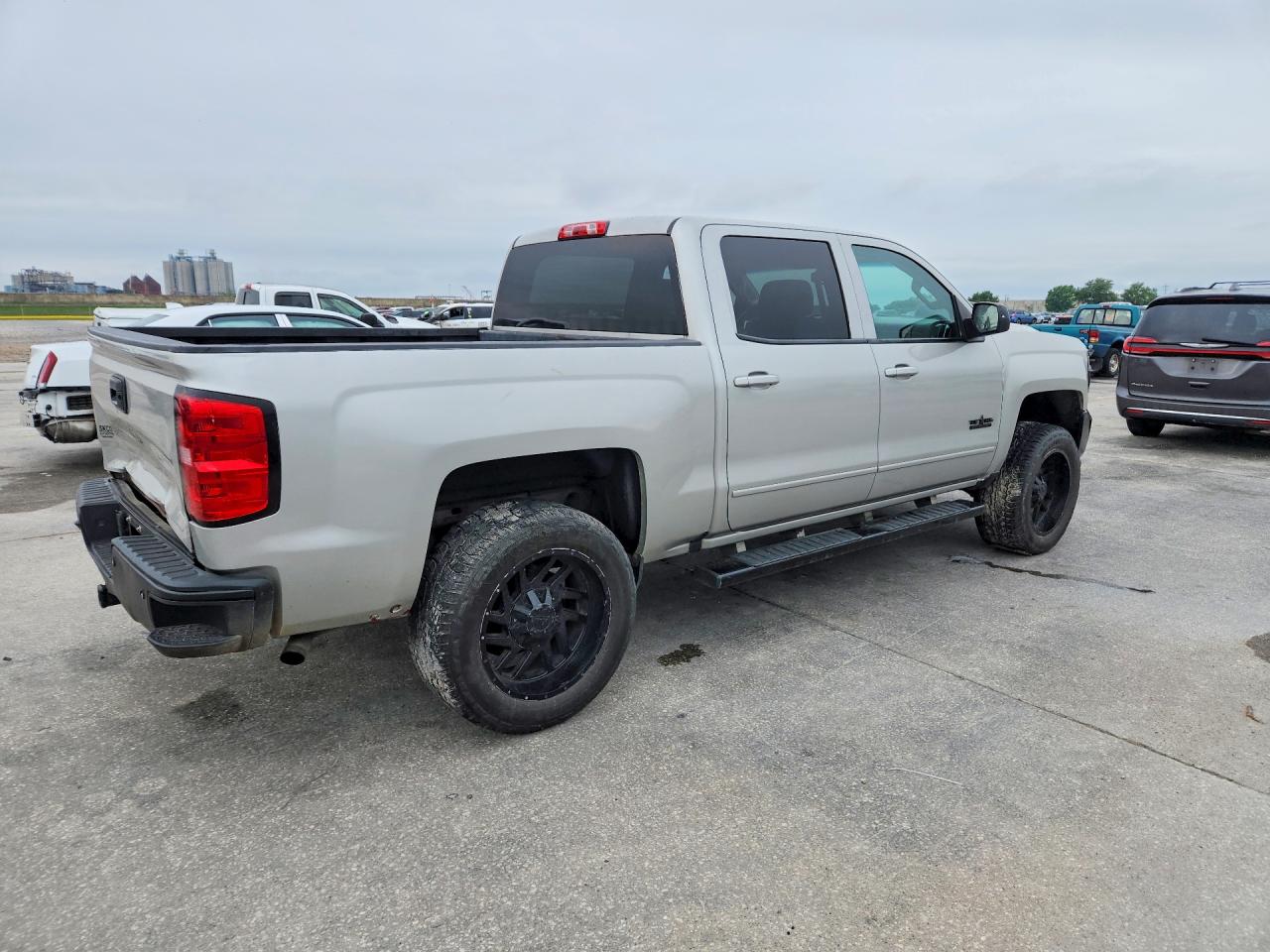 2017 CHEVROLET SILVERADO C1500 LT photo 5