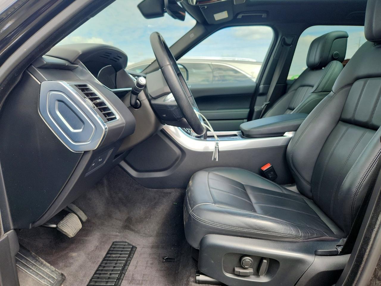 2019 LAND ROVER RANGE ROVER SPORT SE photo 13