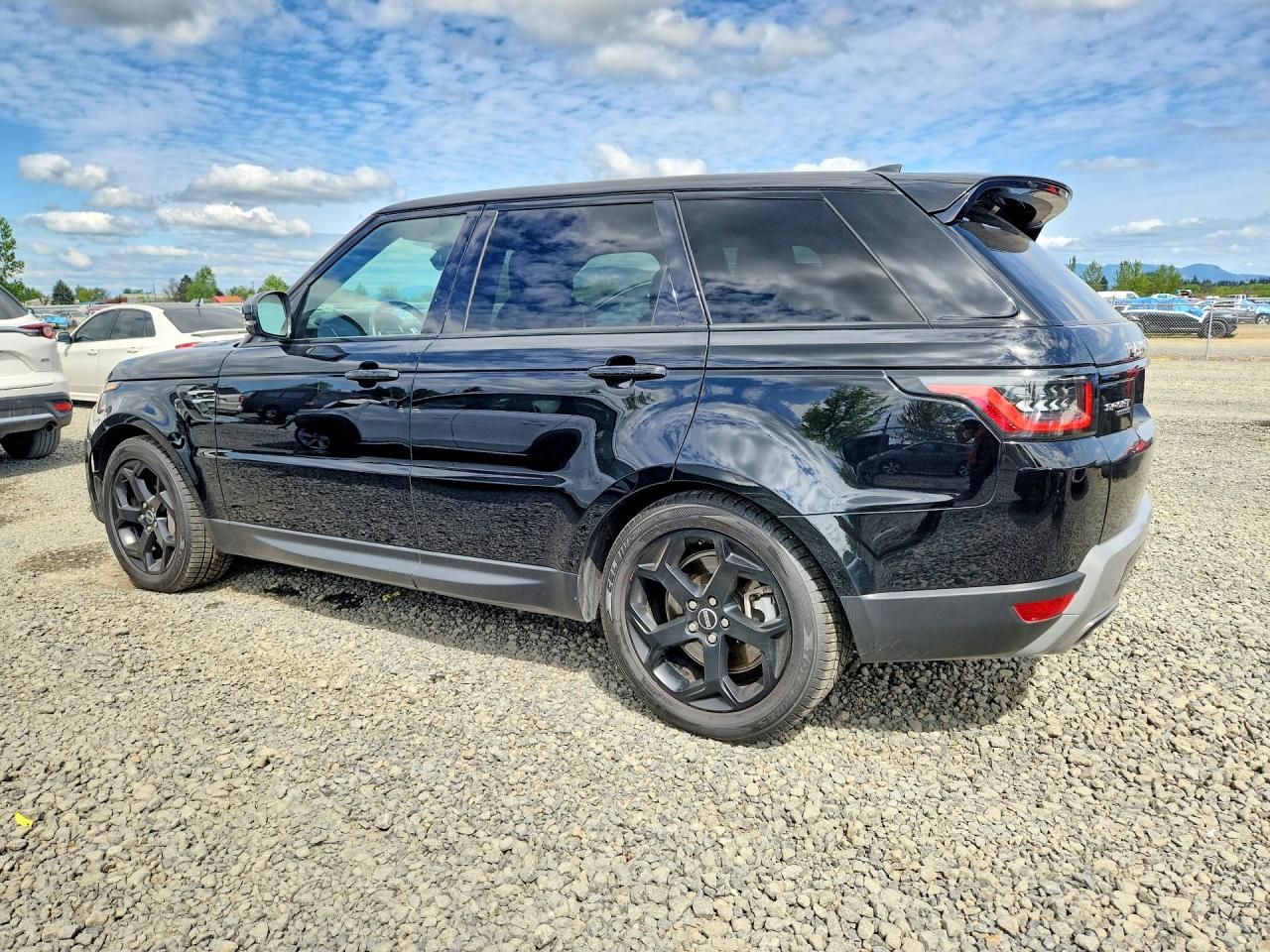 2019 LAND ROVER RANGE ROVER SPORT SE photo 3