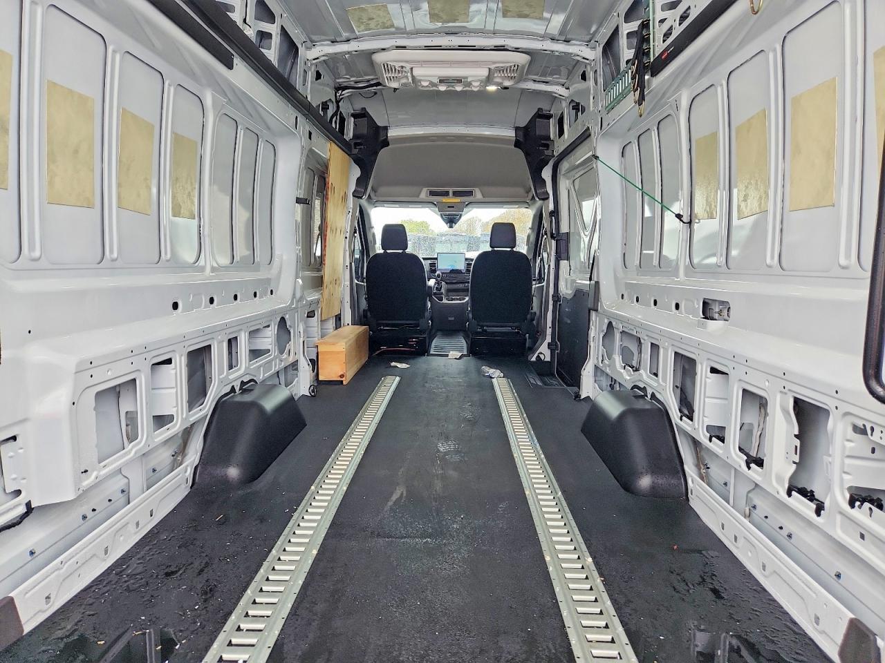 2025 FORD TRANSIT T-250 photo 11