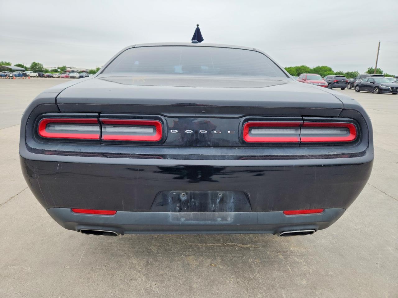 2016 DODGE CHALLENGER SXT photo 11
