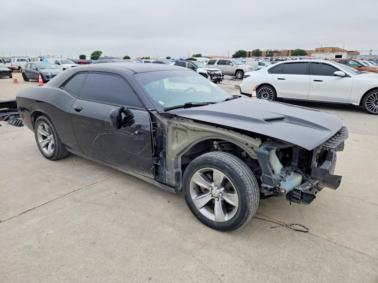 2016 DODGE CHALLENGER SXT photo 7