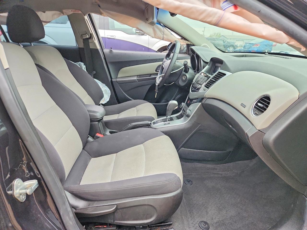2013 CHEVROLET CRUZE LS photo 19