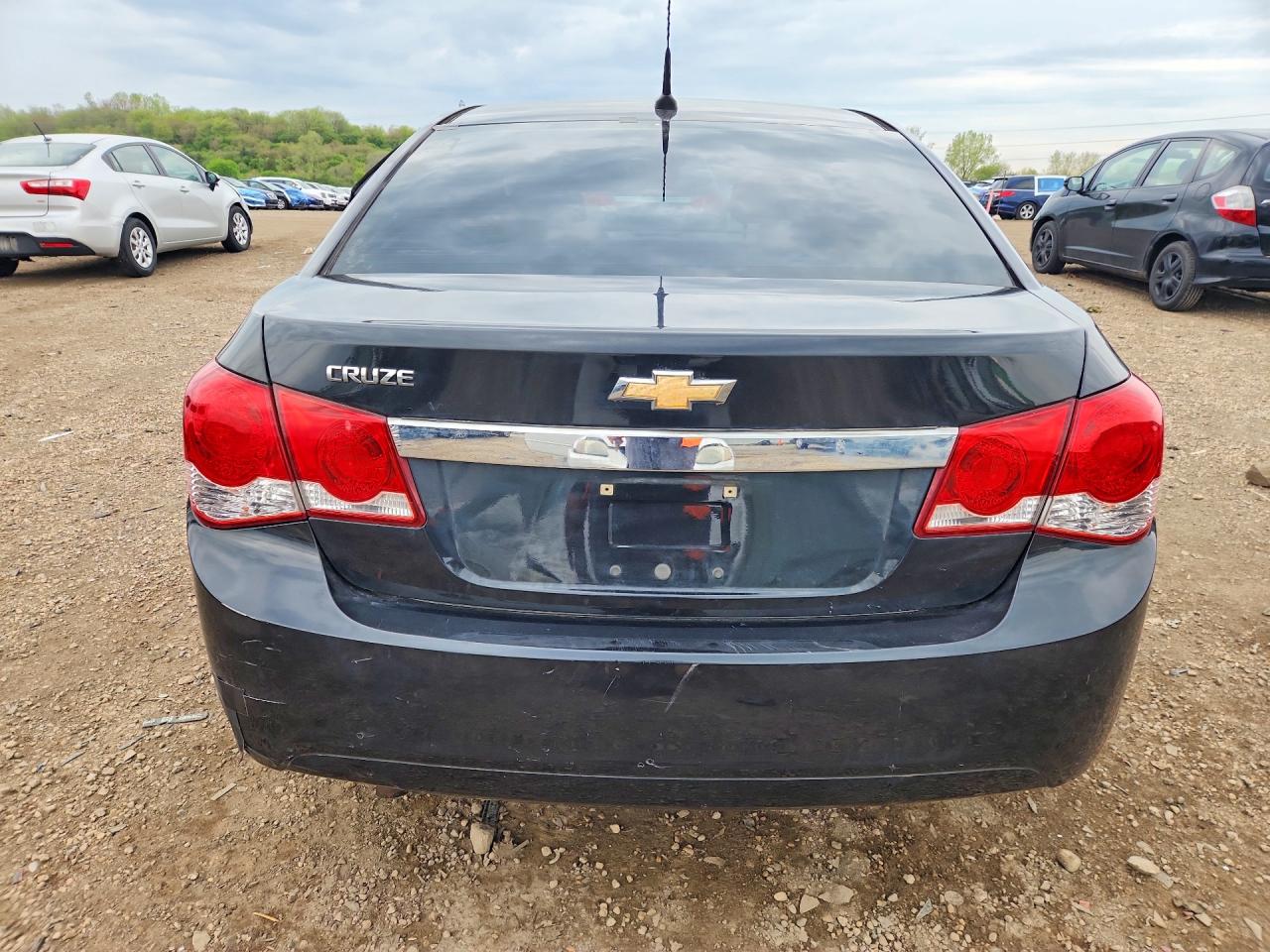 2013 CHEVROLET CRUZE LS photo 16