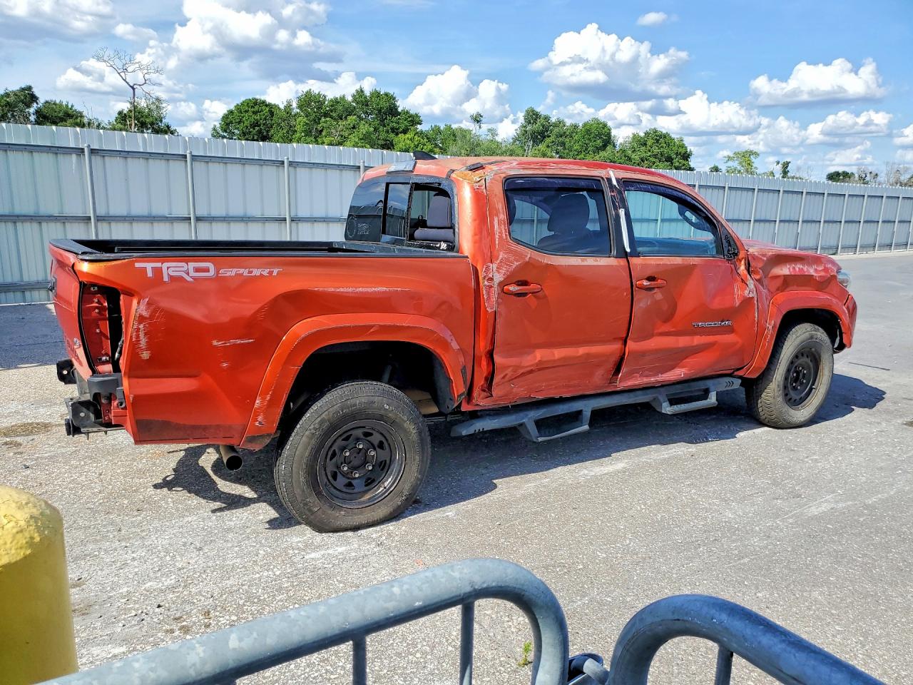 2017 TOYOTA TACOMA TRD SPORT photo 5