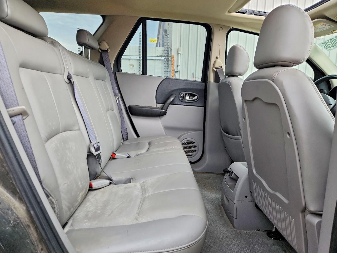 2004 SATURN VUE photo 10