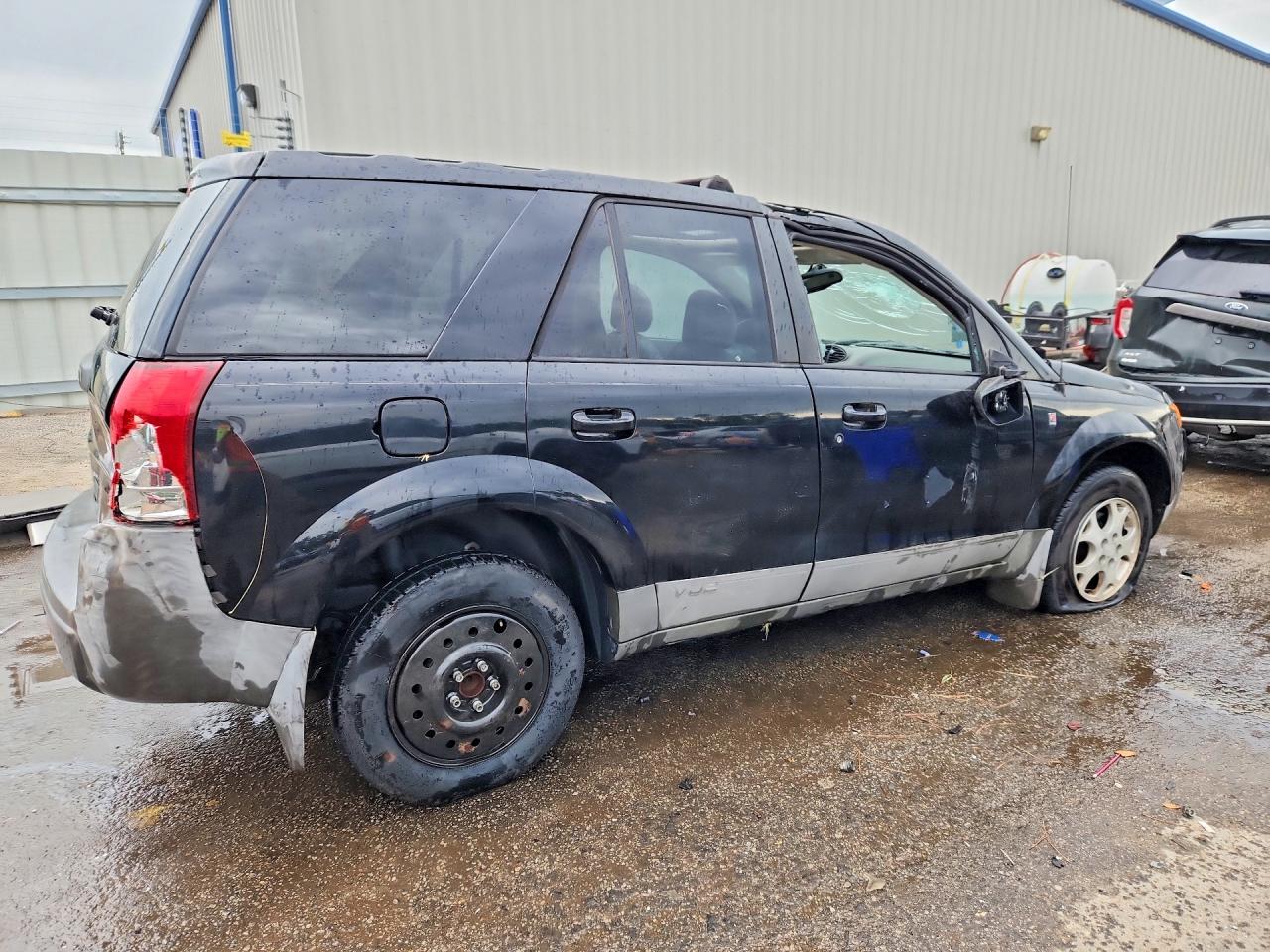 2004 SATURN VUE photo 3
