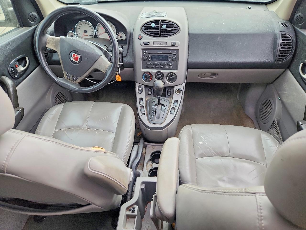 2004 SATURN VUE photo 8