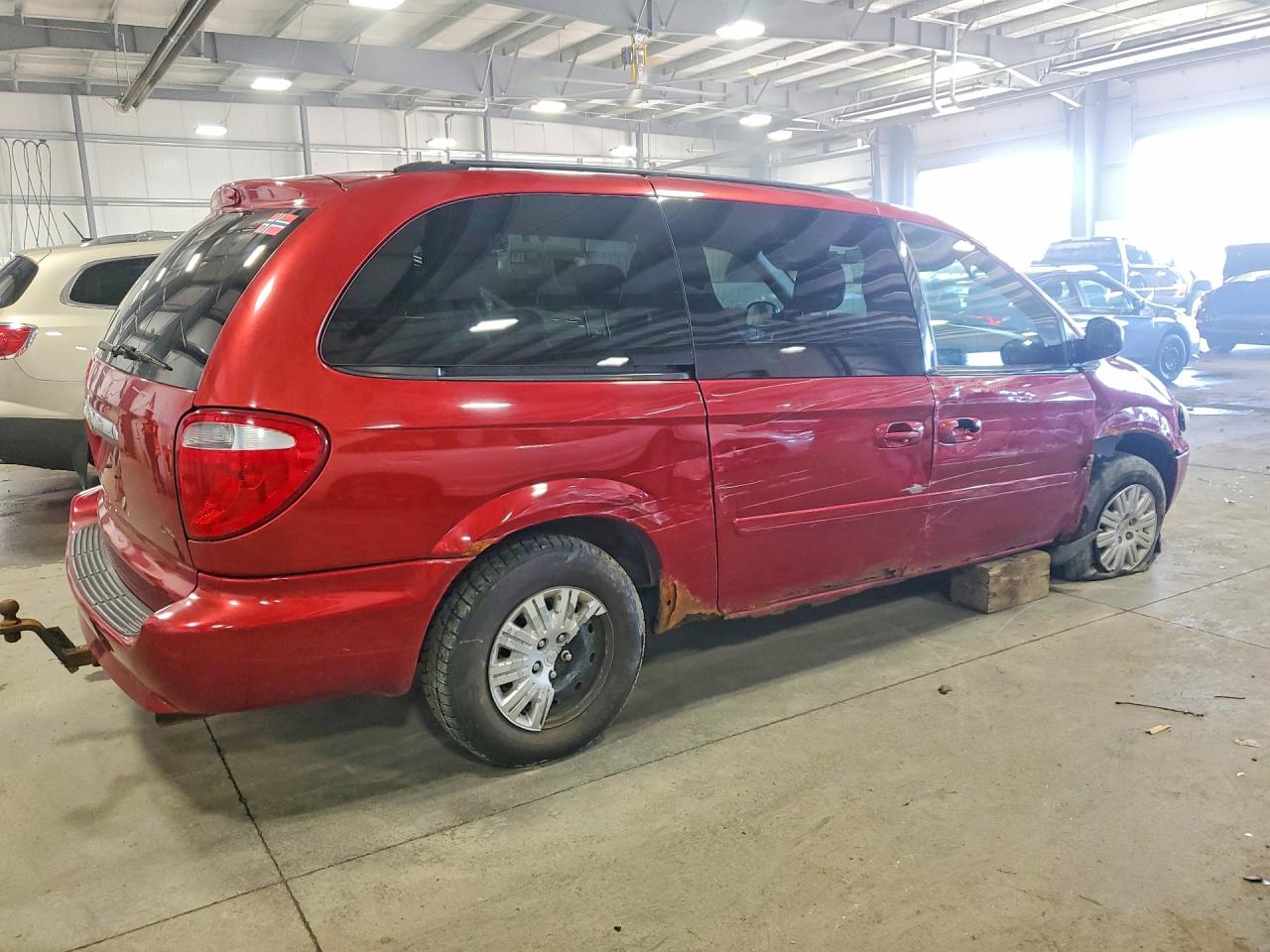 2007 CHRYSLER TOWN & COUNTRY LX photo 7