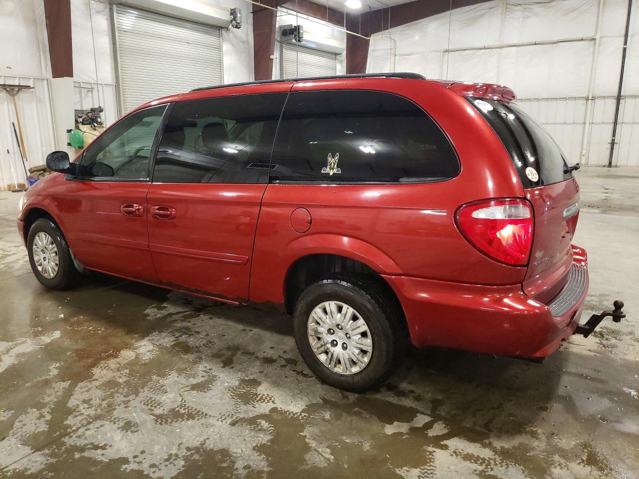 2007 CHRYSLER TOWN & COUNTRY LX photo 4