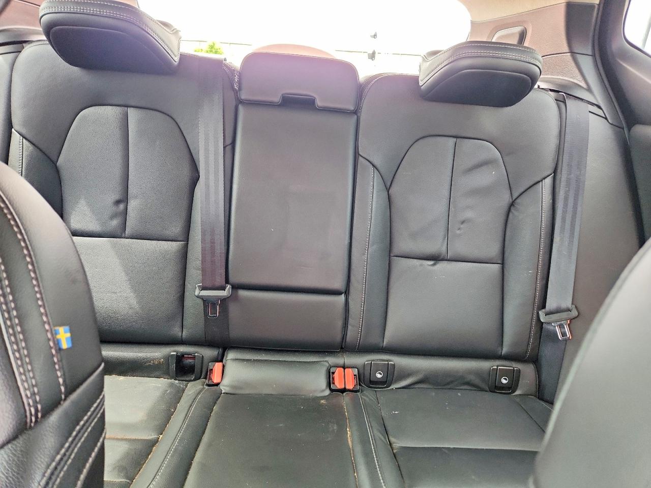 2019 VOLVO XC40 T5 MOMENTUM photo 28