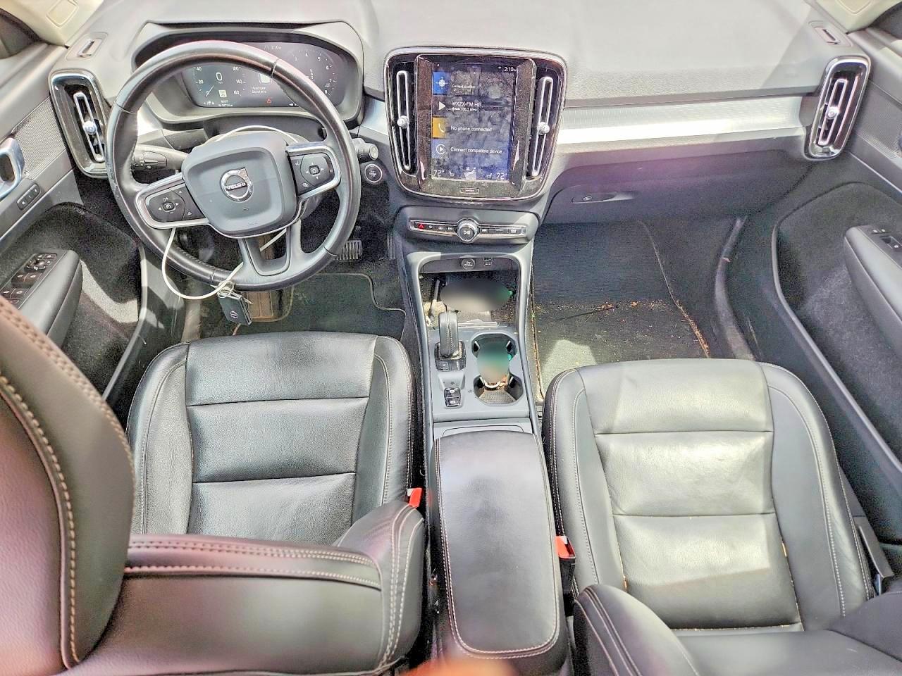2019 VOLVO XC40 T5 MOMENTUM photo 22