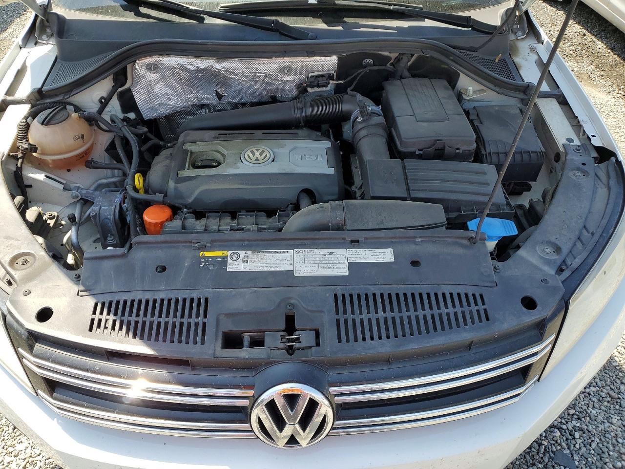 2016 VOLKSWAGEN TIGUAN S photo 23