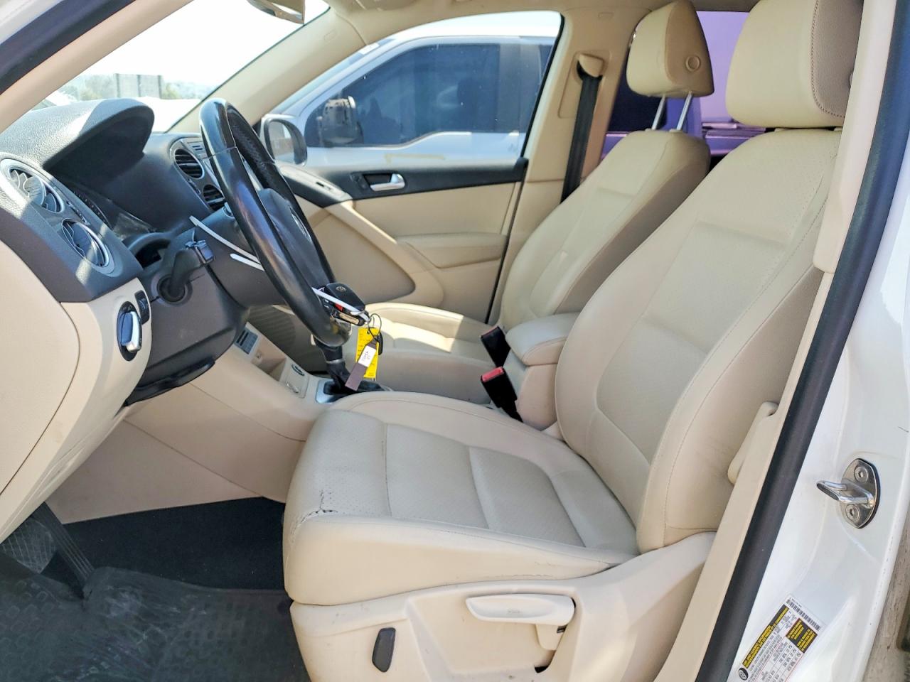 2016 VOLKSWAGEN TIGUAN S photo 13