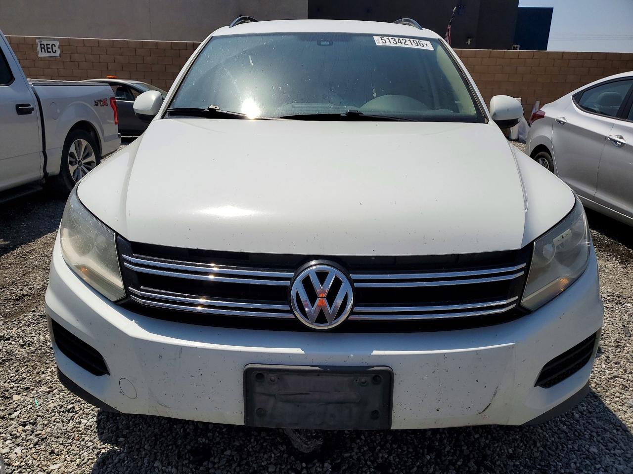 2016 VOLKSWAGEN TIGUAN S photo 9