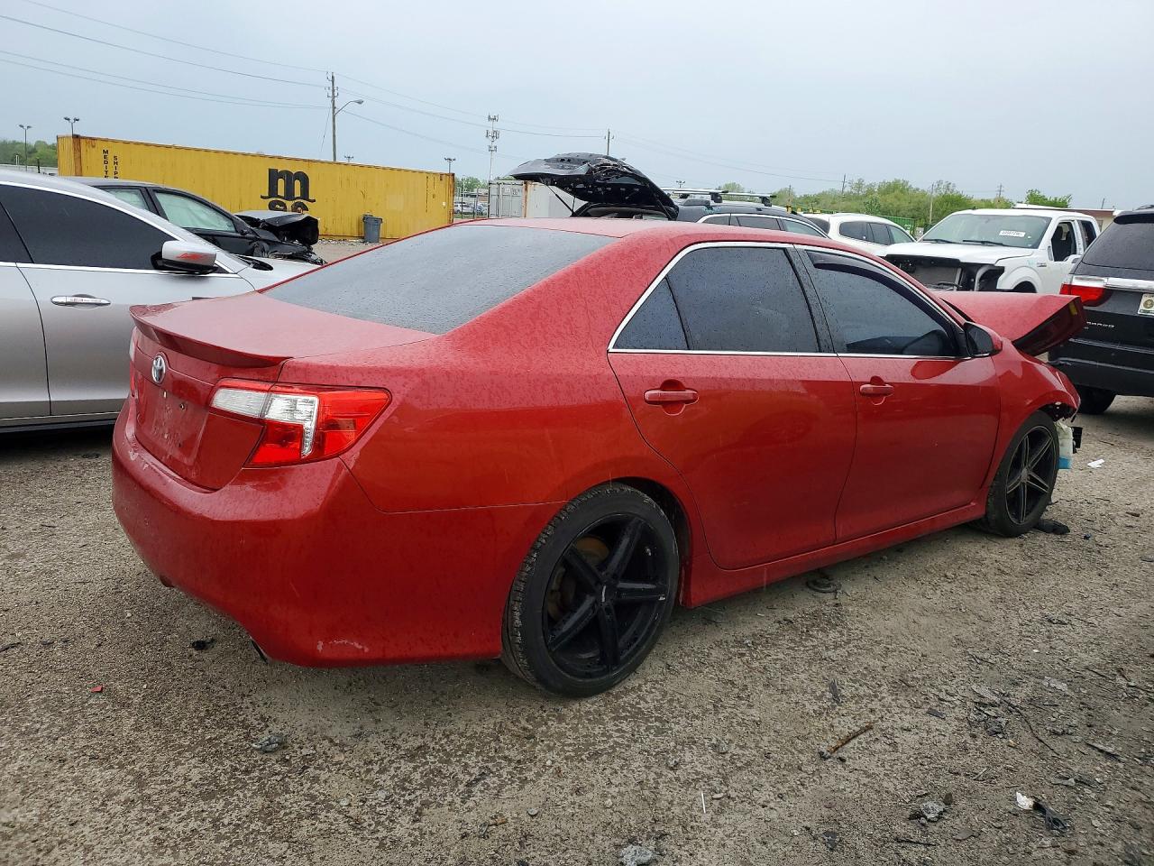 2013 TOYOTA CAMRY SE photo 3