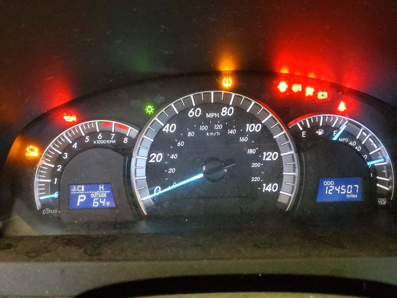2013 TOYOTA CAMRY SE photo 9