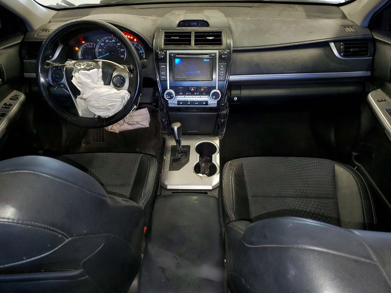 2013 TOYOTA CAMRY SE photo 8
