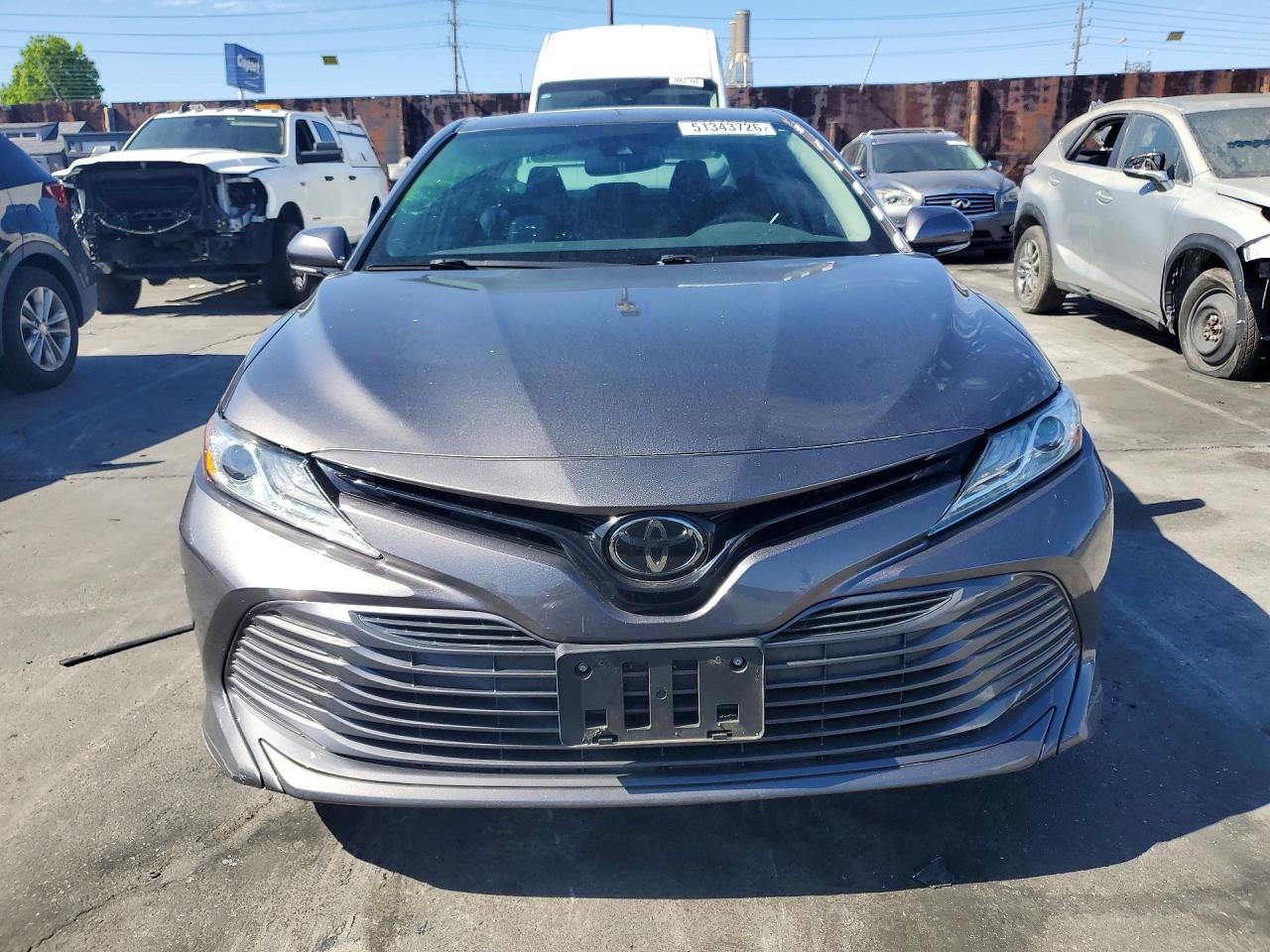 2019 TOYOTA CAMRY XLE photo 5