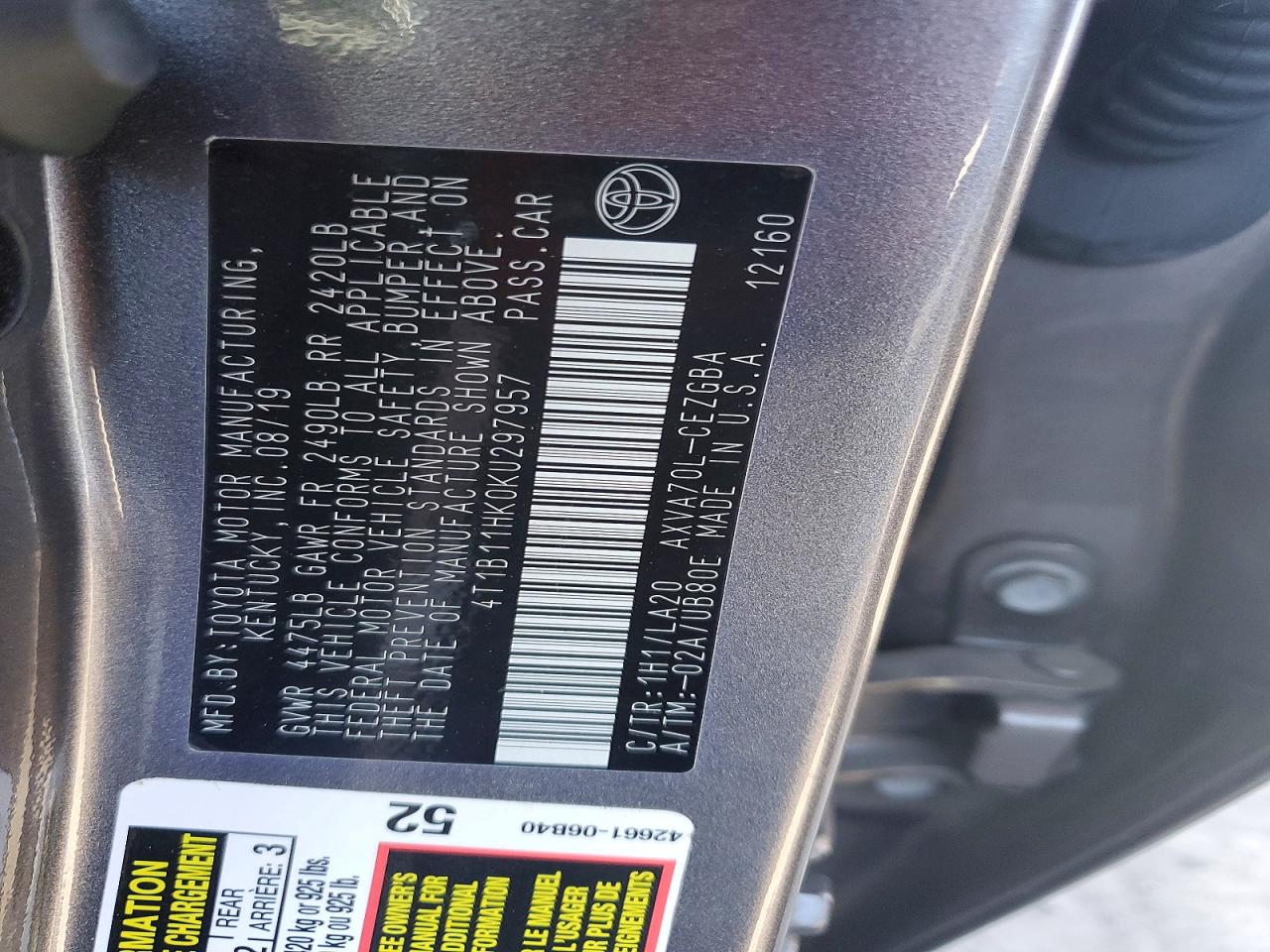 2019 TOYOTA CAMRY XLE photo 12