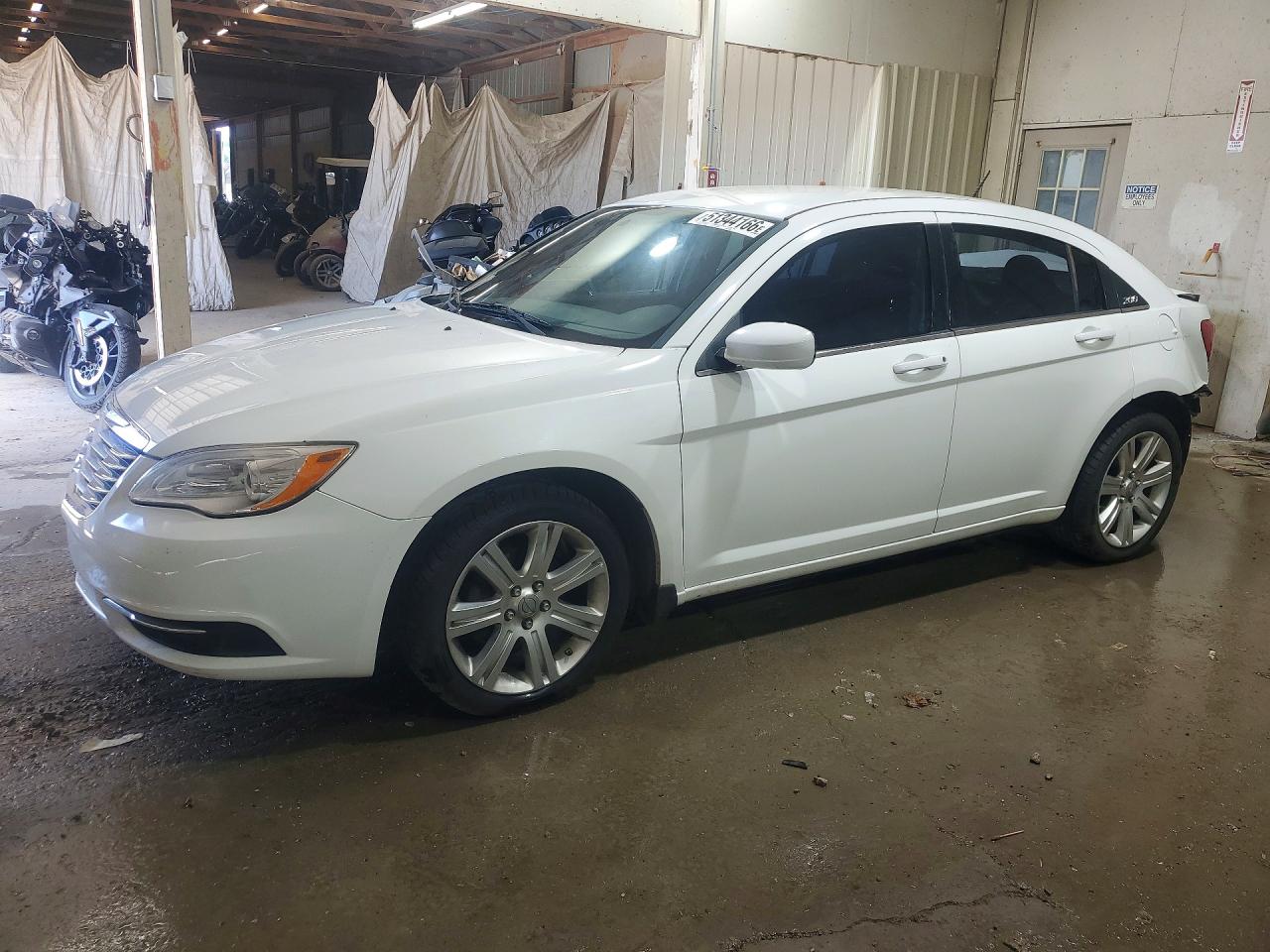 2013 CHRYSLER 200