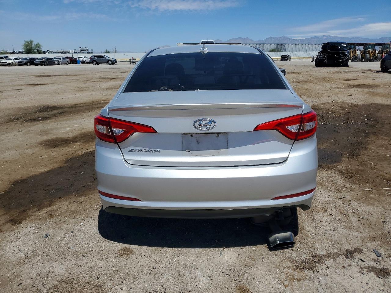 2016 HYUNDAI SONATA SE photo 16