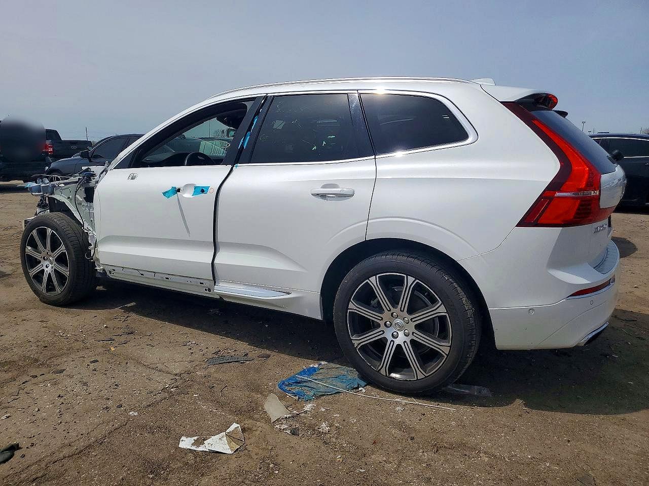 2021 VOLVO XC60 T6 INSCRIPTION photo 4