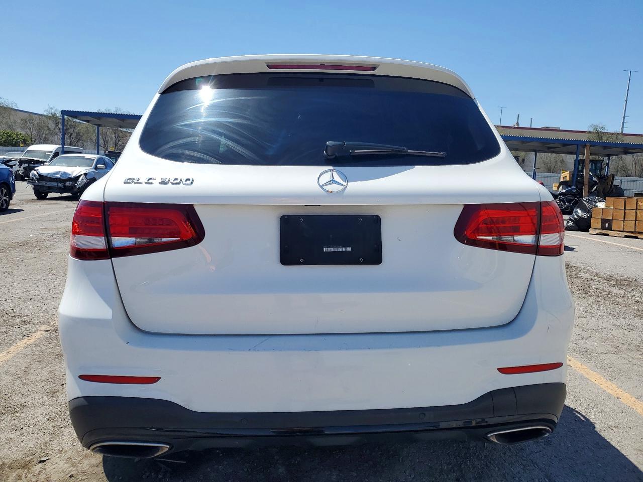 2018 MERCEDES-BENZ GLC 300 photo 16
