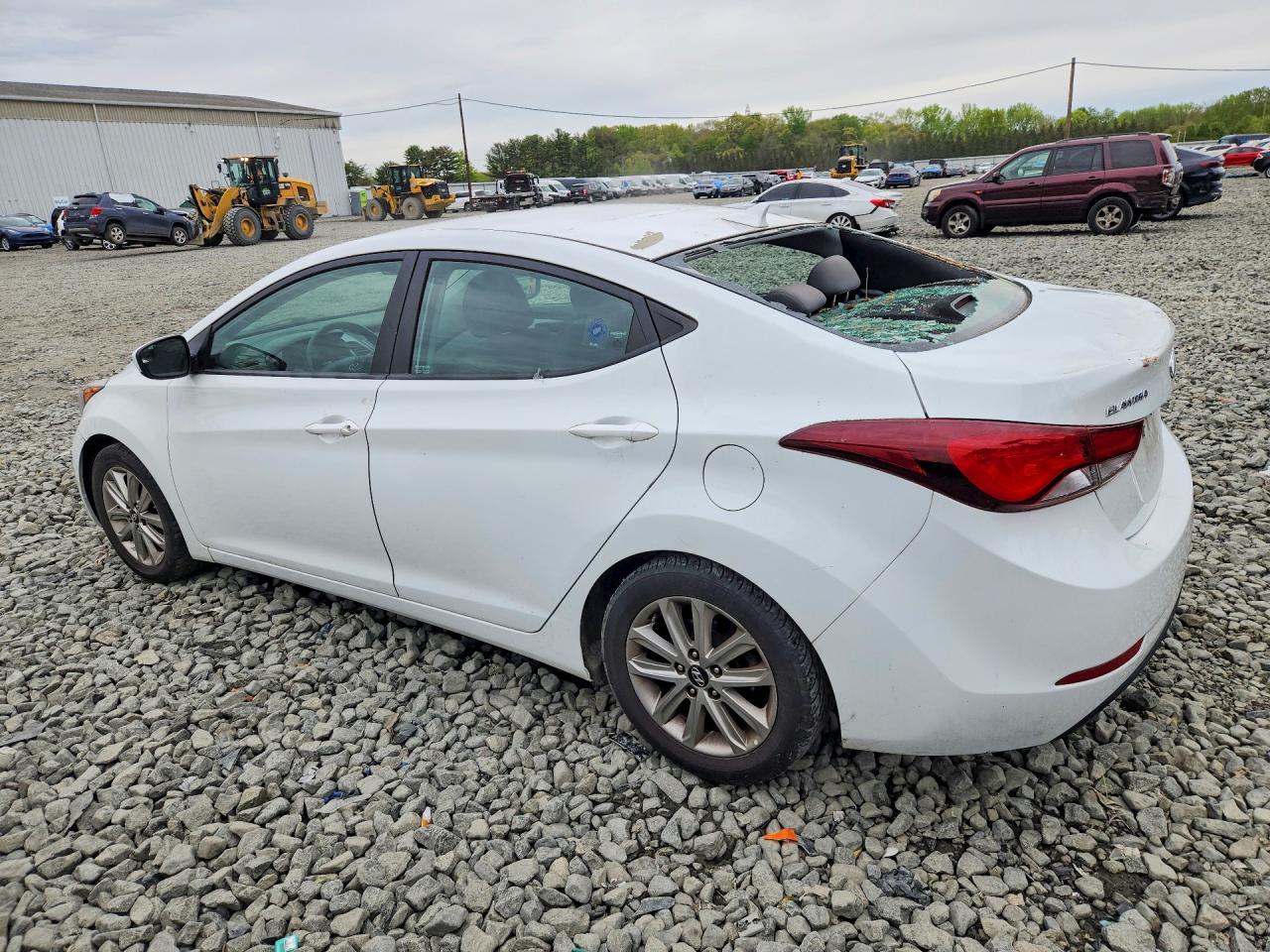 2015 HYUNDAI ELANTRA SE photo 4