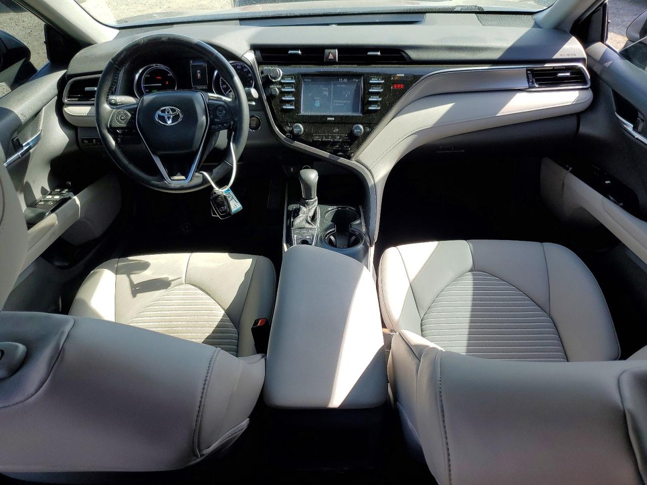 2020 TOYOTA CAMRY SE photo 15